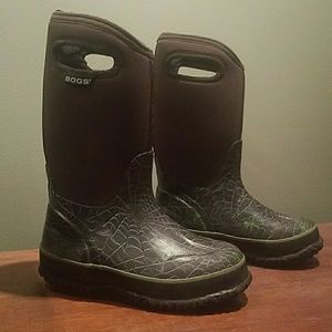 Bogs Size 13 (little boy) Spider Boots